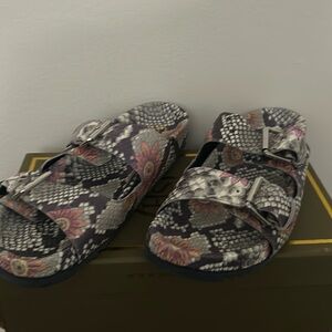 (New) Ash sandals size 7.5